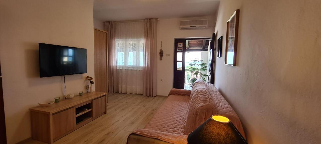 Apartments Golub Krk Town Exterior photo
