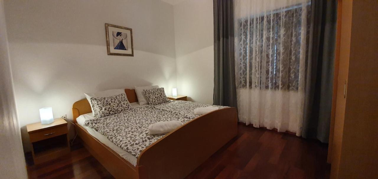 Apartments Golub Krk Town Exterior photo